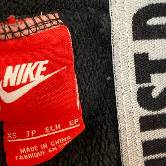 Nike Sweatpants - Picture 3 of 4